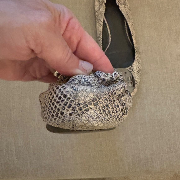 Tory Burch Reva Leather Ballet Flats Pewter/Animal Print 9 - Picture 4 of 8